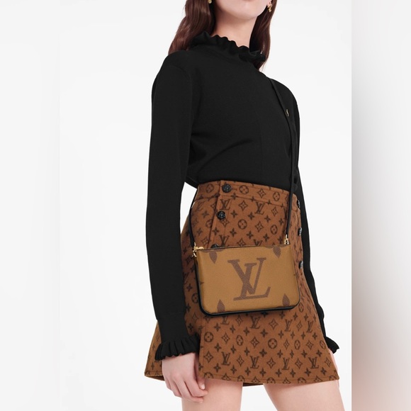 Louis Vuitton Handbags - Louis Vuitton double zip pochette